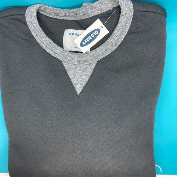 Old Navy Men’s Gray/Silver Long Sleeve Crewneck Sweater - Picture 6 of 7